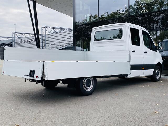 Mercedes-Benz SPRINTER 316 CDI L3 RWD 164PK Dubbele Cabine Open Laadbak (340cm) DoKa 121km // Passagiersbank // 7-Persoons // Comfort Stoel // MBUX Touchscreen // Airco // Apple Carplay