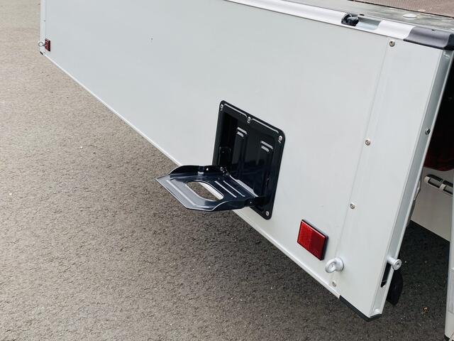 Mercedes-Benz SPRINTER 316 CDI L3 RWD 164PK Dubbele Cabine Open Laadbak (340cm) DoKa 121km // Passagiersbank // 7-Persoons // Comfort Stoel // MBUX Touchscreen // Airco // Apple Carplay