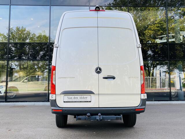 Mercedes-Benz SPRINTER 317 CDI L2H2 // Zilver grijs // AUTOMAAT // Passagiersbank // Trekhaak 2.800kg // Airco // Cruise Control // Betimmerde Laadruimte // Touchscreen Navigatie //