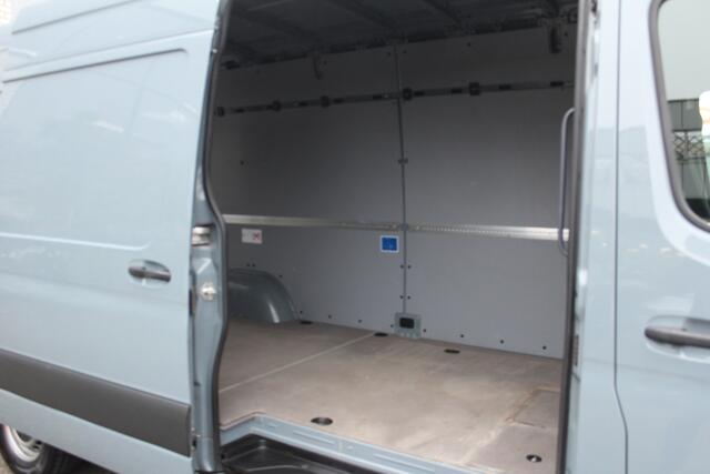 Mercedes-Benz SPRINTER 317 CDI L3H2 3500kg trekhaak, MBUX met navigatie en camera, Geveerde stoel