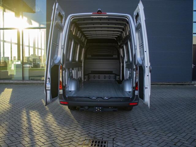 Mercedes-Benz SPRINTER 317 1.9 CDI L3H2 RWD 170 PK Automaat Trekhaak 3,5T, navigatie, led koplampen, hydraulische stoel, cruise control, achteruitrijcamera, bijrijdersbank