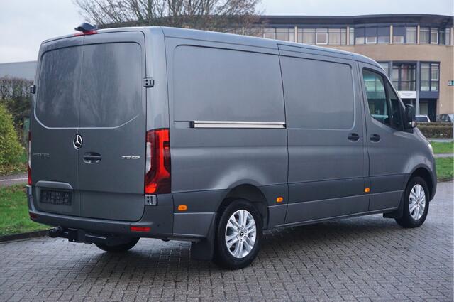 Mercedes-Benz SPRINTER 319CDI Select L2H1 10.25" Mbux, ACC, LED, 3.5T Trekhaak, 17" LM!! NR. 668