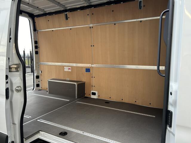 Mercedes-Benz SPRINTER 317 CDI L2 H2 MBUX / Navigatie / Camera / Parkeersensoren / Cruise control / Airco / 270 Graden achterdeuren