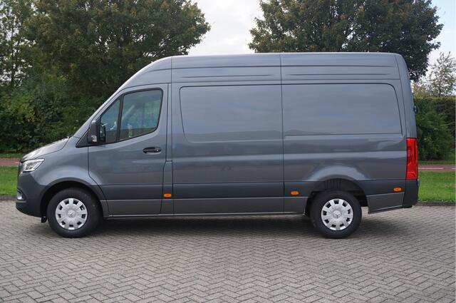 Mercedes-Benz SPRINTER 317CDI Pro L2H2 10.25" Mbux Navi, Cam, Gev. Stoel, 3.5T Trekhaak, LED!! NR. 733