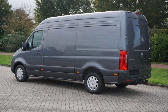 Mercedes-Benz SPRINTER 317CDI Pro L2H2 10.25" Mbux Navi, Cam, Gev. Stoel, 3.5T Trekhaak, LED!! NR. 733