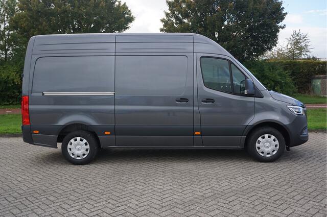 Mercedes-Benz SPRINTER 317CDI Pro L2H2 10.25" Mbux Navi, Cam, Gev. Stoel, 3.5T Trekhaak, LED!! NR. 733