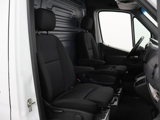 Mercedes-Benz SPRINTER 314 CDI L2 H2 | Aut. | Navigatie | Parkeercamera | 2-zits | Trekhaak | Airco | Cruise Control | Parkeercamera |