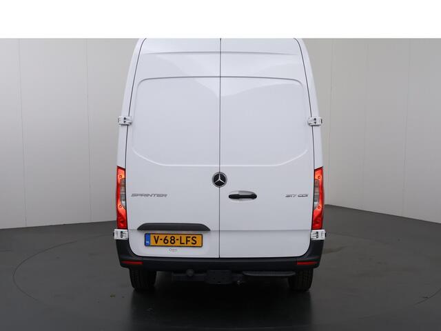 Mercedes-Benz SPRINTER 317 CDI L2 H2 | Aut. | 2800 KG AHW | Carplay | Parkeercamera | Bluetooth | Airco | Certified