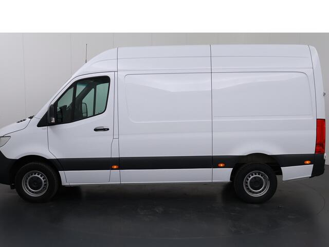 Mercedes-Benz SPRINTER 317 CDI L2 H2 | Aut. | 2800 KG AHW | Carplay | Parkeercamera | Bluetooth | Airco | Certified