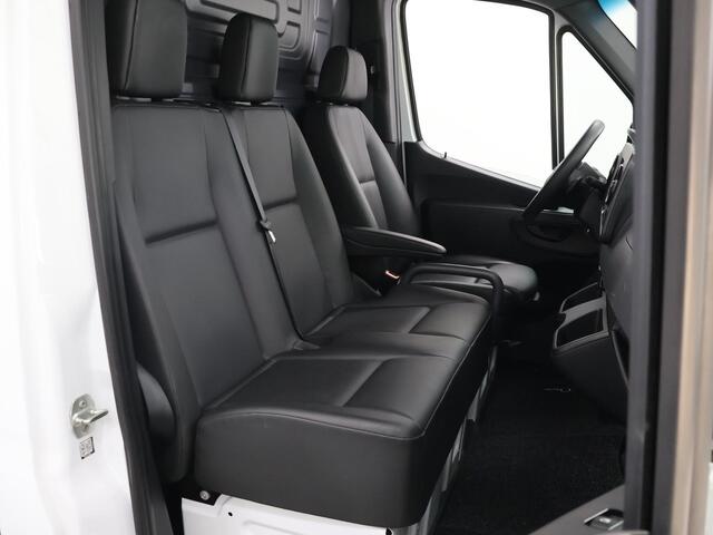 Mercedes-Benz SPRINTER 317 CDI L2 H2 | Aut. | 2800 KG AHW | Carplay | Parkeercamera | Bluetooth | Airco | Certified