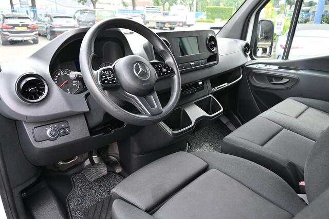 Mercedes-Benz SPRINTER 317 CDI L2H2 RWD 3500 kg Trekhaak, MBUX navigatie met camera, Parkeersensoren