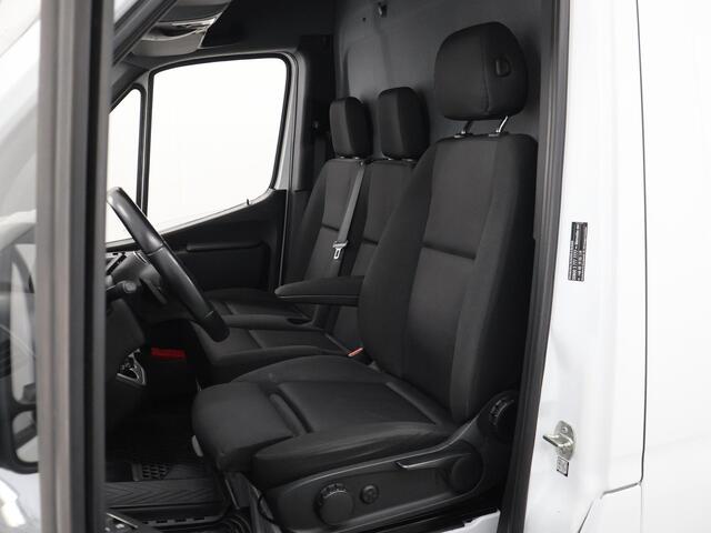 Mercedes-Benz SPRINTER 317 CDI L2 H2 | Aut. | 3500 KG Trekhaak | LED | 3-zits | Parkeercamera | Cruise Control | Certified