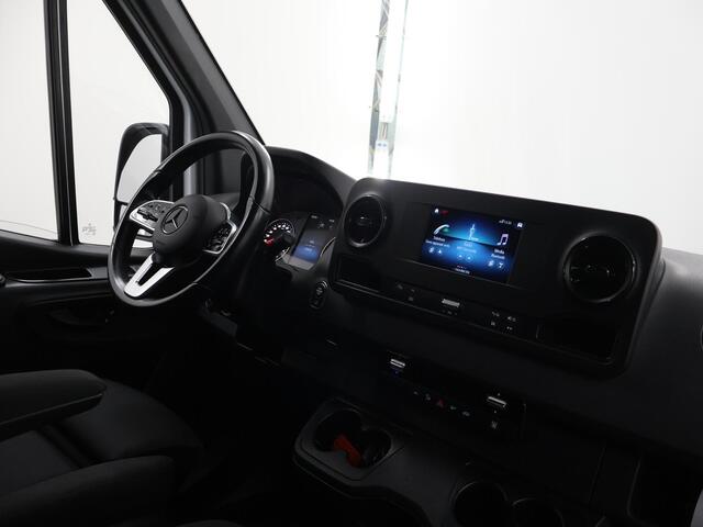 Mercedes-Benz SPRINTER 317 CDI L2 H2 | Aut. | 3500 KG Trekhaak | LED | 3-zits | Parkeercamera | Cruise Control | Certified