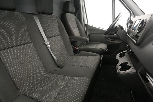 Mercedes-Benz SPRINTER 319 3.0 CDI L3H2 V6 191PK Automaat Airco Cruise Carplay Camera 3 Persoons Elektrpakket