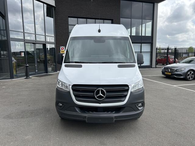 Mercedes-Benz SPRINTER 319 CDI L2 H2 3.0 V6 / 3500KG Trekhaak / 360 Camera / MBUX / Navigatie / Cruise control / Airco / 270 Graden achterdeuren
