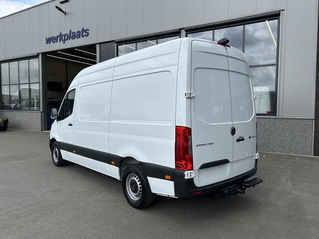 Mercedes-Benz SPRINTER 319 CDI L2 H2 3.0 V6 / 3500KG Trekhaak / 360 Camera / MBUX / Navigatie / Cruise control / Airco / 270 Graden achterdeuren