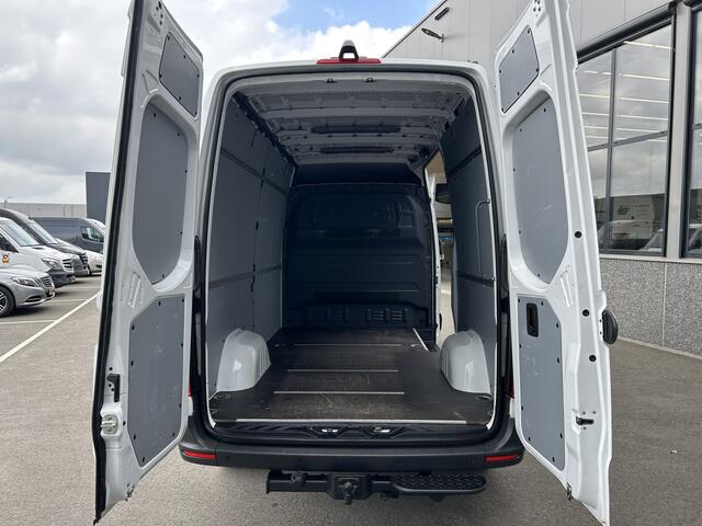 Mercedes-Benz SPRINTER 319 CDI L2 H2 3.0 V6 / 3500KG Trekhaak / 360 Camera / MBUX / Navigatie / Cruise control / Airco / 270 Graden achterdeuren