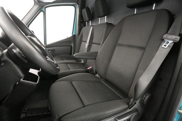 Mercedes-Benz SPRINTER 319 3.0 CDI L2H1 V6 191PK Automaat Airco Cruise Carplay Camera Navigatie 3 Persoons Trekhaak