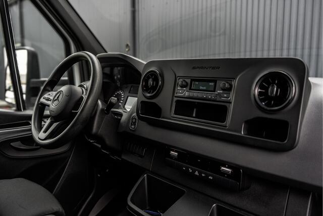 Mercedes-Benz SPRINTER 519 CDI | 3.0V6 | Bakwagen met laadklep (1000KG) | Automaat | 3.5T Trekgewicht | Luchtgeveerd | Climate | Cruise | Euro 6