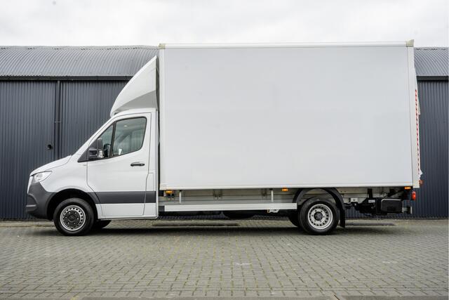 Mercedes-Benz SPRINTER 519 CDI | 3.0V6 | Bakwagen met laadklep (1000KG) | Automaat | 3.5T Trekgewicht | Luchtgeveerd | Climate | Cruise | Euro 6