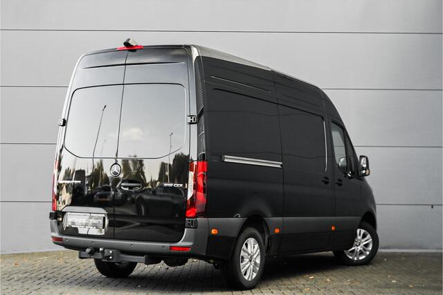 Mercedes-Benz SPRINTER 319 1.9 CDI L2H2 RWD BPM Vrij Distronic Camera LED Navi Trekhaak 3.5T