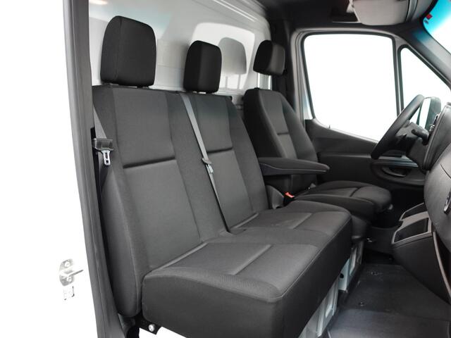 Mercedes-Benz SPRINTER 315 150pk Automaat Bakwagen Meubelbak Laadklep Navigatie Airco Cruise Control Comfort stoelen