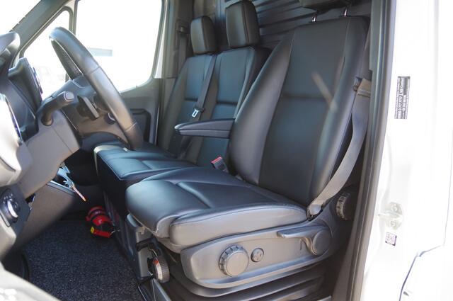 Mercedes-Benz SPRINTER 319 3.0 CDI V6 L2H2 AUT. LED, LEDER, 3.5T TREKHAAK, ADAPT. CRUISE, 360 CAMERA, MBUX 10'', MISTLAMPEN, CLIMA, PARKEERSENSOREN, APPLE CARPLAY, BETIMMERING