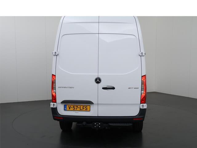 Mercedes-Benz SPRINTER 317 CDI L2 H2 | AUTOMAAT | APPLE CARPLAY - ANDROID AUTO | BETIMMERDE LAADRUIMTE | 2800 KG AHW | STOELVERWARMING BESTUURDERSSTOEL | LEREN BEKLEDING | AIRCO