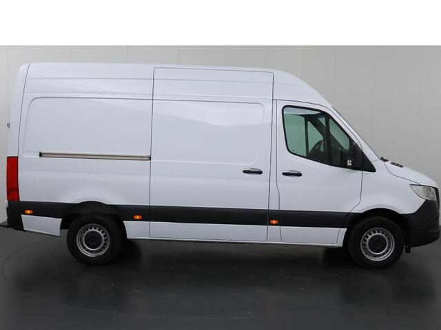 Mercedes-Benz SPRINTER 317 CDI L2 H2 | AUTOMAAT | APPLE CARPLAY - ANDROID AUTO | BETIMMERDE LAADRUIMTE | 2800 KG AHW | STOELVERWARMING BESTUURDERSSTOEL | LEREN BEKLEDING | AIRCO