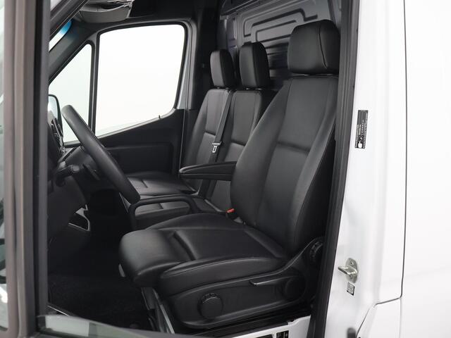 Mercedes-Benz SPRINTER 317 CDI L2 H2 | AUTOMAAT | APPLE CARPLAY - ANDROID AUTO | BETIMMERDE LAADRUIMTE | 2800 KG AHW | STOELVERWARMING BESTUURDERSSTOEL | LEREN BEKLEDING | AIRCO