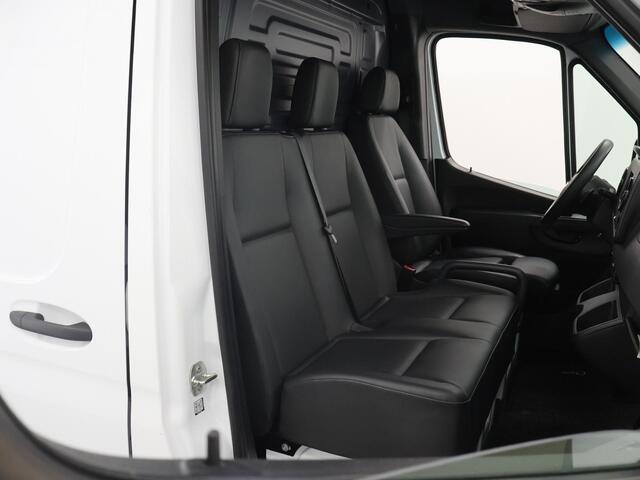 Mercedes-Benz SPRINTER 317 CDI L2 H2 | AUTOMAAT | APPLE CARPLAY - ANDROID AUTO | BETIMMERDE LAADRUIMTE | 2800 KG AHW | STOELVERWARMING BESTUURDERSSTOEL | LEREN BEKLEDING | AIRCO