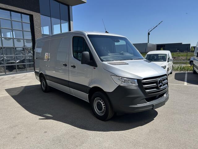 Mercedes-Benz SPRINTER 315 CDI L2 H1 RWD / Trekhaak / MBUX / Camera / Carplay navigatie / Airco / 270 Graden achterdeuren