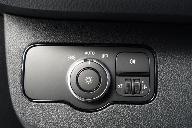 Mercedes-Benz SPRINTER 315 L2H2 150pk Automaat Cruise control Navigatie 360 Camera Trekhaak