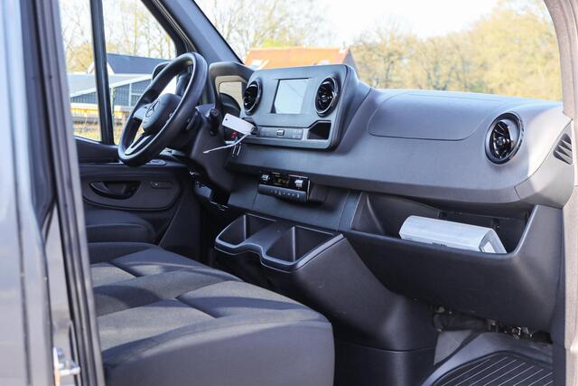 Mercedes-Benz SPRINTER 317CDI 170PK, L2H2 RWD 2800kg trekhaak, Led Koplampen, Camera, Volleder, Climate Control