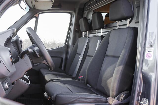 Mercedes-Benz SPRINTER 317CDI 170PK, L2H2 RWD 2800kg trekhaak, Led Koplampen, Camera, Volleder, Climate Control