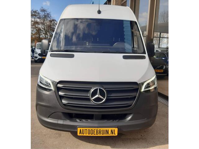 Mercedes-Benz SPRINTER 150Pk L2/H2 MBux Navigatie Camera 3-Persoons Trekhaak