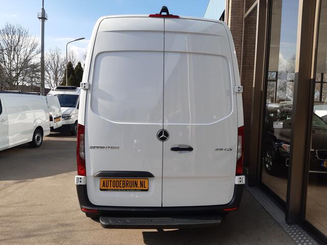 Mercedes-Benz SPRINTER 150Pk L2/H2 MBux Navigatie Camera 3-Persoons Trekhaak