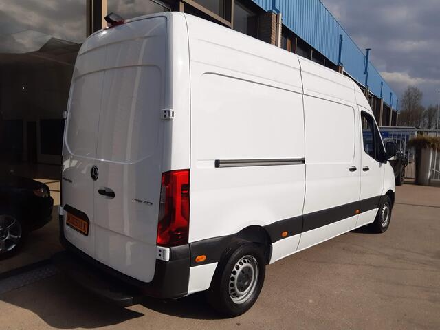 Mercedes-Benz SPRINTER 150Pk L2/H2 MBux Navigatie Camera 3-Persoons Trekhaak