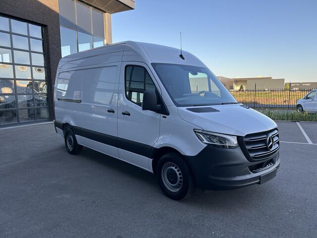 Mercedes-Benz SPRINTER 316 CDI L2 H2 Automaat / LED / MBUX / Navigatie / Camera / Cruise control / Airco / 270 Graden achterdeuren