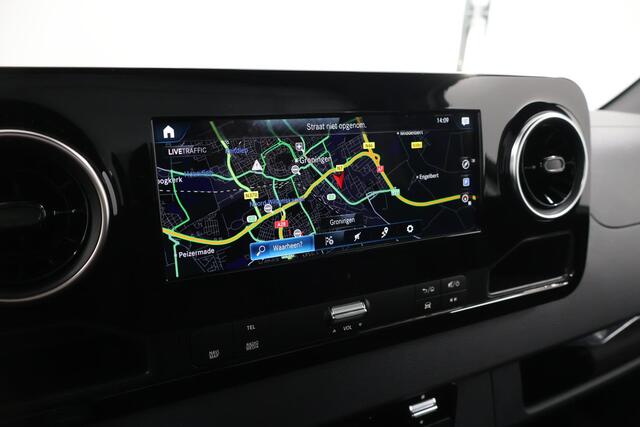 Mercedes-Benz SPRINTER 317 CDI Aut. | Bakwagen met DHollandia Laadklep | Zijdeur | NIEUW! | MBUX 10" | LED | Groot Navigatie | Airco | Cruise Control | Lederen Stuurwiel | Carplay / Android Auto