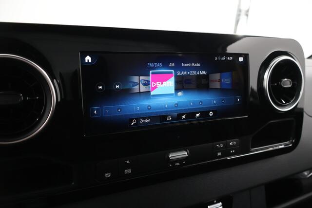 Mercedes-Benz SPRINTER 317 CDI Aut. | Bakwagen met DHollandia Laadklep | Zijdeur | NIEUW! | MBUX 10" | LED | Groot Navigatie | Airco | Cruise Control | Lederen Stuurwiel | Carplay / Android Auto