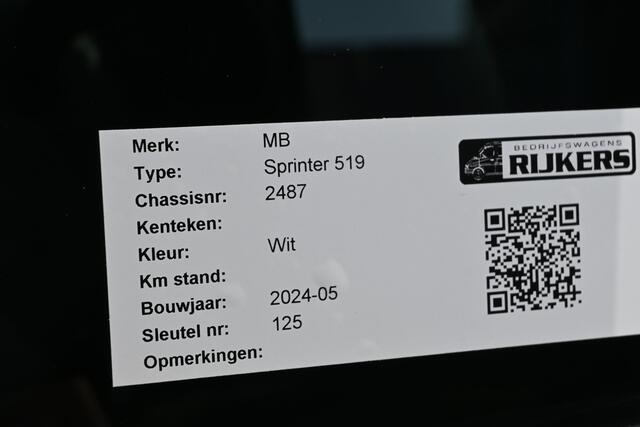 Mercedes-Benz SPRINTER 519 CDI L3 Pro Open laadbak 3500kg trekhaak, Navigatie met Smartphone integratie, Geveerde stoel