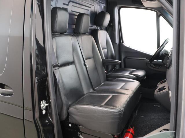 Mercedes-Benz SPRINTER 319 V6 CDI | L3 H2 | 3500 KG. AHW | Navigatie | Stoelverwarming | Keyless Go | 360° Camera | Lederen bekleding | V6 | LM Velgen | Sidebars | Distronic Cruise Control | Schuifdeur L+R | Certified