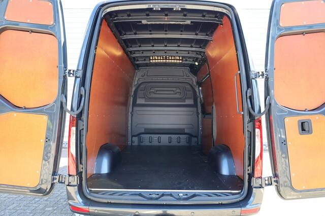 Mercedes-Benz SPRINTER 315 L2H2 3.5t CDI RWD AT