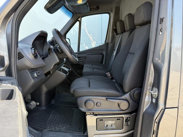 Mercedes-Benz SPRINTER 319 1.9 CDI Automaat L2H2 Airco Cruise Control Lane Assist Camera Carplay Dodehoek waarschuwing Parkeersensoren voor achter