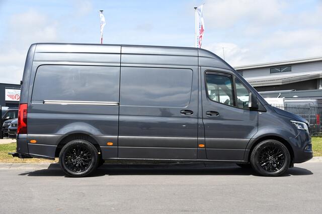 Mercedes-Benz SPRINTER 319 3.0 CDI L2H2 PB Edition Adaptieve Cruise, 360 Camera, 3500kg Trekhaak, Carplay, LED, 190PK, Automaat, Stoelverwarming, Uniek!