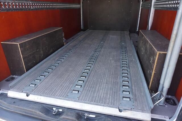 Mercedes-Benz SPRINTER 311 AUTOMAAT PALLET ROLSYSTEEM VLOER