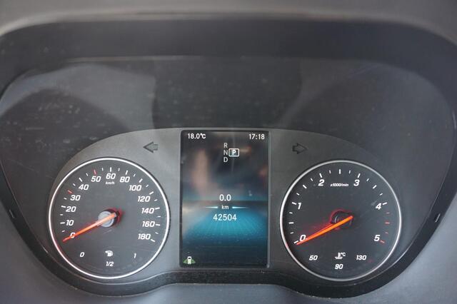 Mercedes-Benz SPRINTER 311 AUTOMAAT PALLET ROLSYSTEEM VLOER