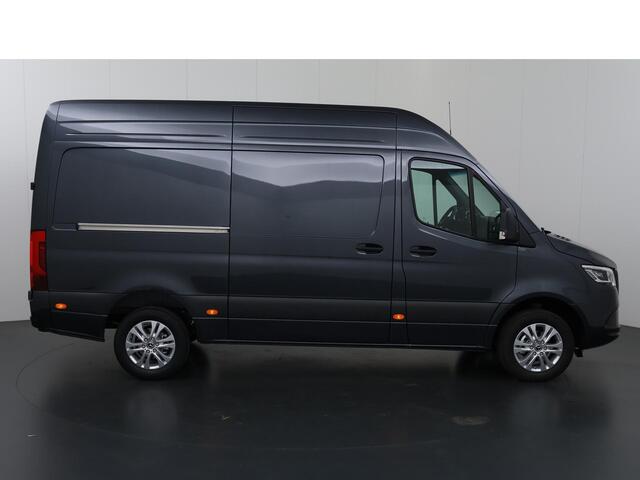 Mercedes-Benz SPRINTER 317 CDI L2 H2 | Aut. | MBUX | Parkeercamera | LM Velgen | 3-zits | Spiegelpakket | 3500 KG AHW |