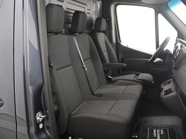 Mercedes-Benz SPRINTER 317 CDI L2 H2 | Aut. | MBUX | Parkeercamera | LM Velgen | 3-zits | Spiegelpakket | 3500 KG AHW |